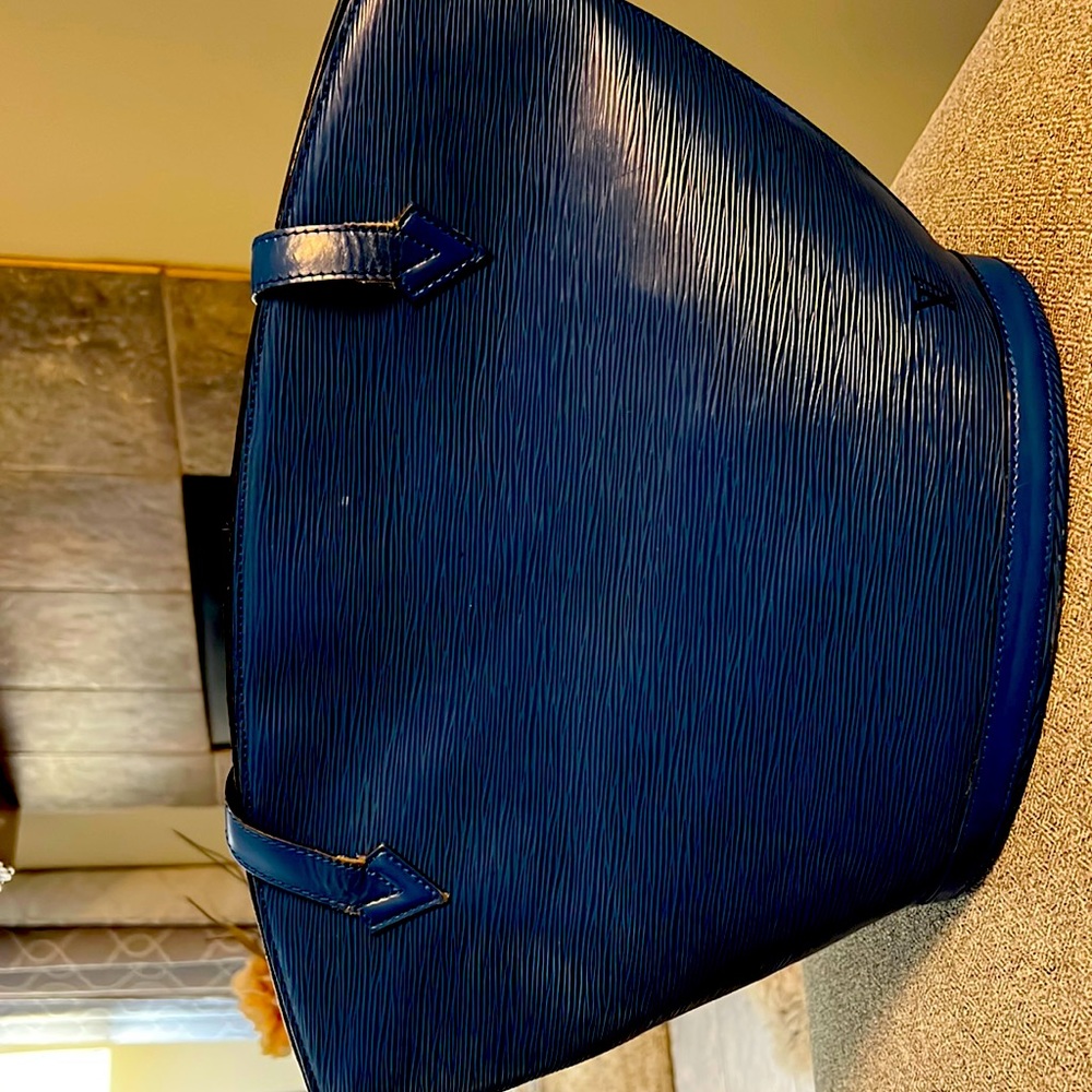 Epi Shoulder Bag